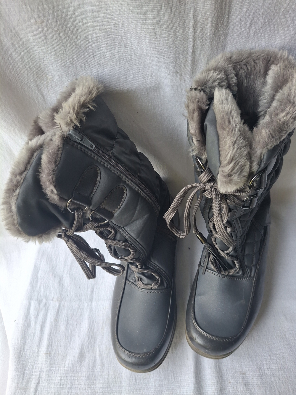 Women’s Gray Faux-Fur Winter Lace-Up Boots